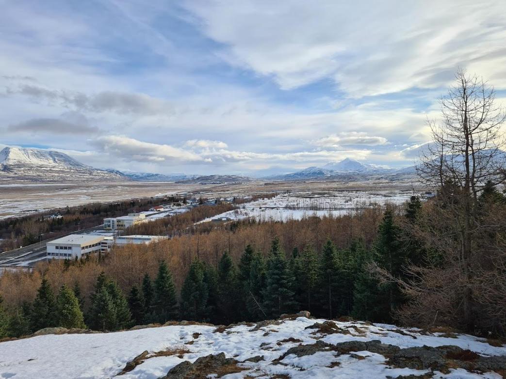 Hlin Guesthouse Varmahlid  Bagian luar foto